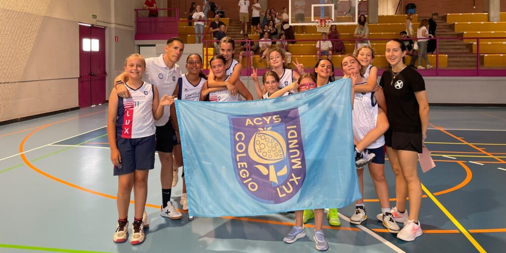 Podio para el Minibasket de Lux Mundi